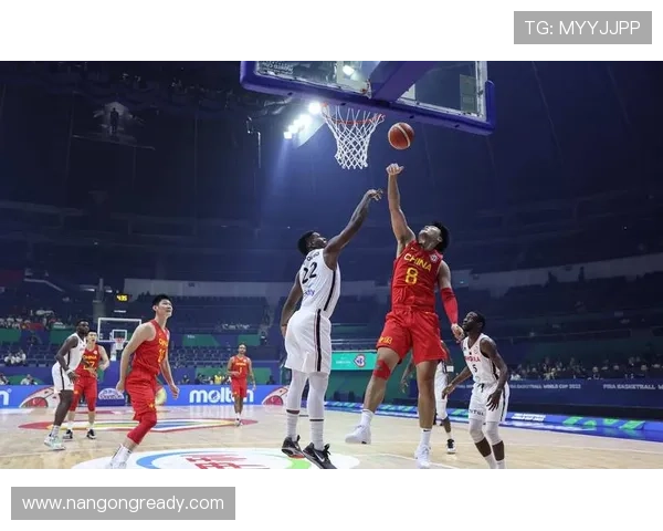 中国篮球队逆转胜利成功挺进世界杯八强 球员表现引发球迷热议